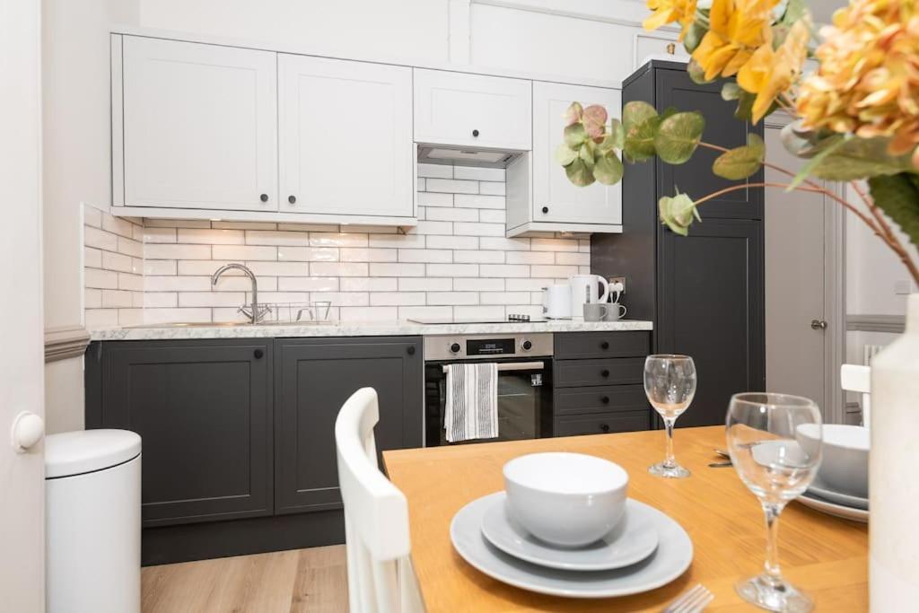 Apartment 3 Castle Mews *